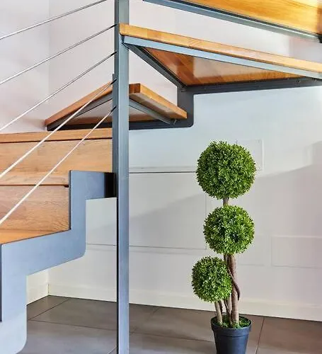 Airport 8 Minloft-free Parking 아파트