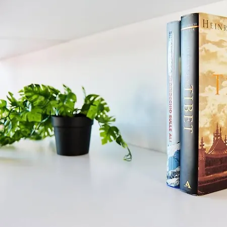 Airport 8 Minloft-free Parking דירה *