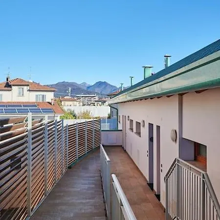 Airport 8 Minloft-free Parking Apartament