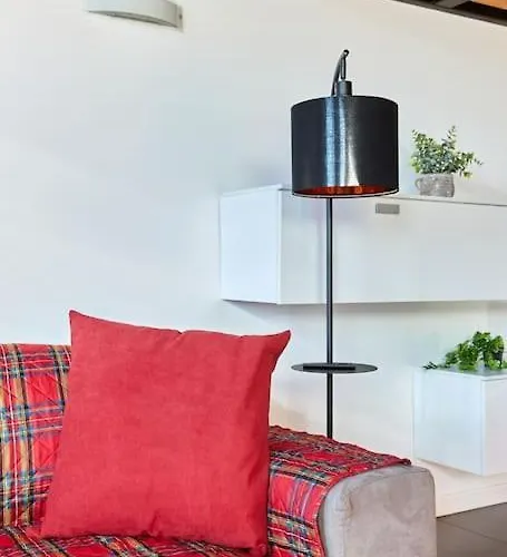 דירה Airport 8 Minloft-free Parking *